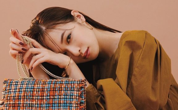 日杂必看的她比李佳琦还要魔性