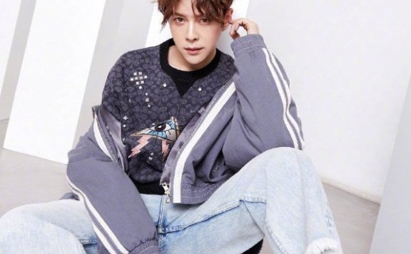 徐海乔多变风格尽显熟男气质!