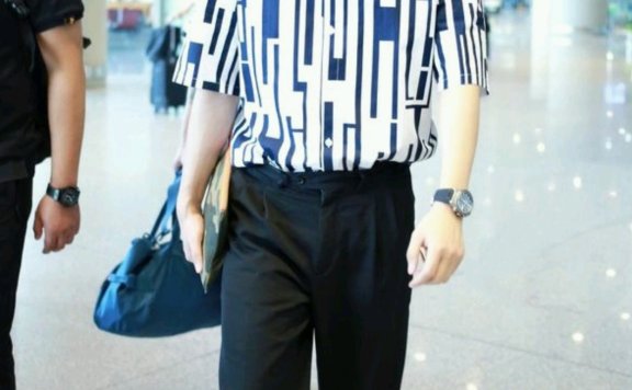 李易峰拉链帽衫卫衣也能穿出少年气,太帅了!