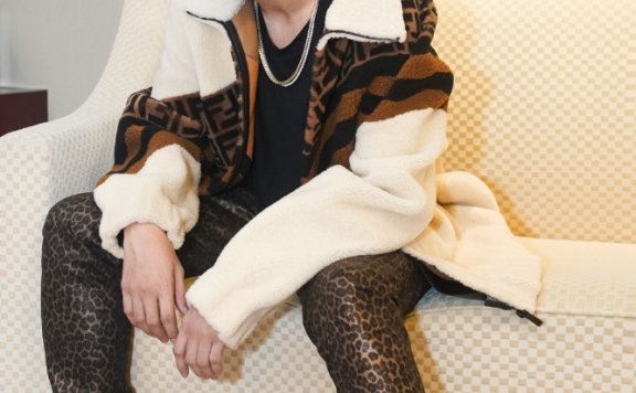 罗志祥豹纹穿出了发光的感觉?