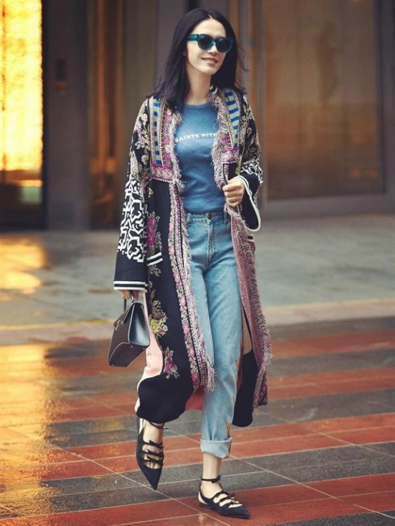 奚梦瑶的鞋子彰显个性美,姚晨的鞋子很有女人味,你喜欢谁呢?