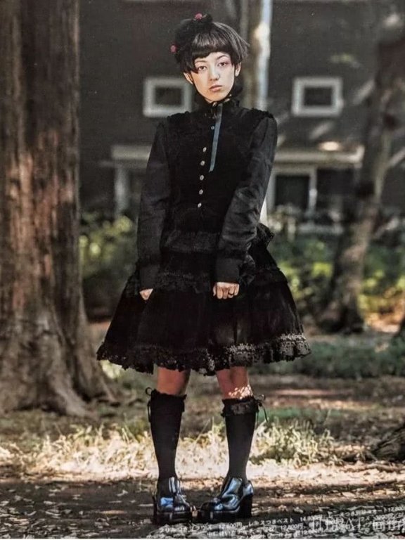 10年前日本洛丽塔画风魔幻!没有ps美颜却很大胆