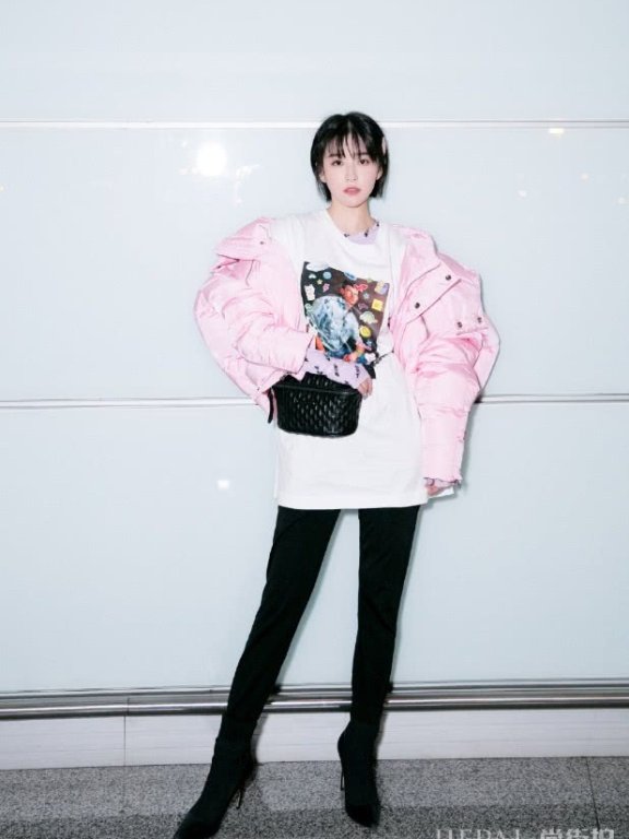 阚清子腰包配上短靴增高10cm,惊艳!