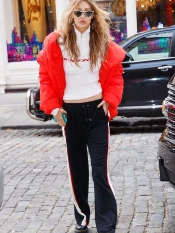 短款羽绒服怎么搭配 保暖娇俏何必做出选择