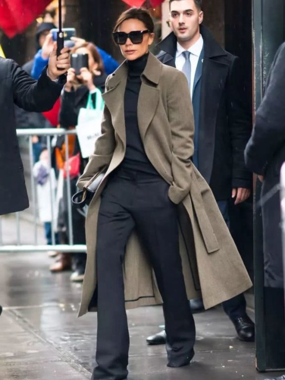 初春穿什么？黑色高领衫是不二选择，看欧美街头潮人示范吧