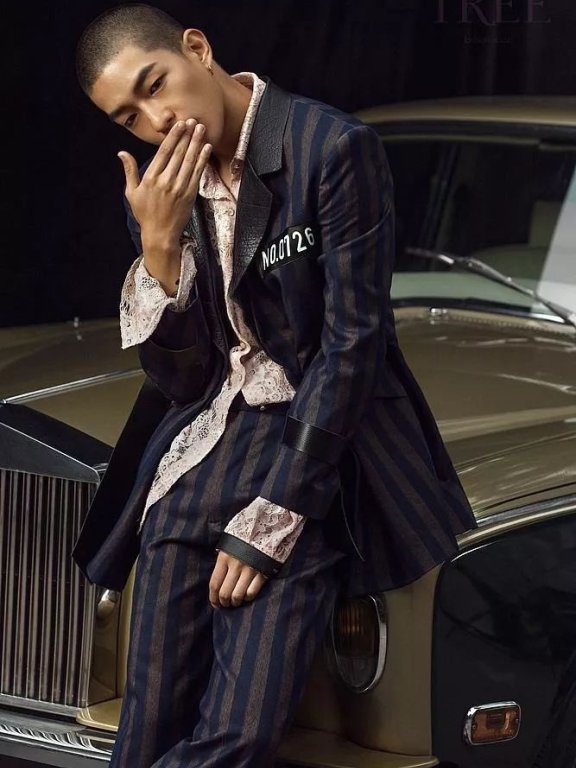 《流浪地球》里屈楚萧的寸头真TM帅!