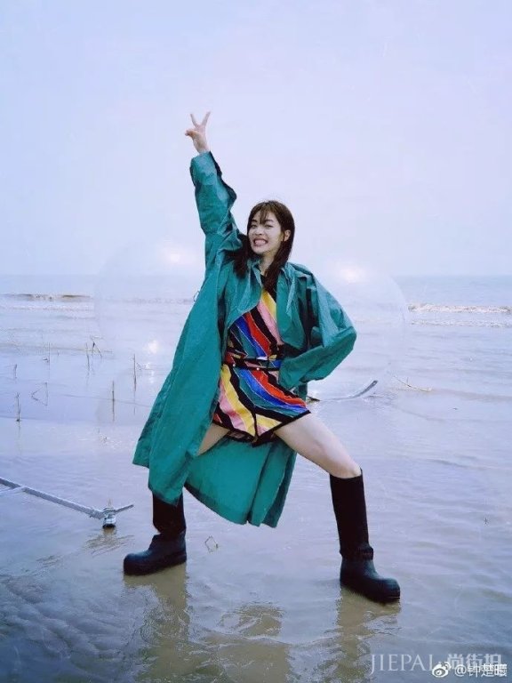 钟楚曦身材火辣的“中国雪莉”,才是行走的拍照教科书