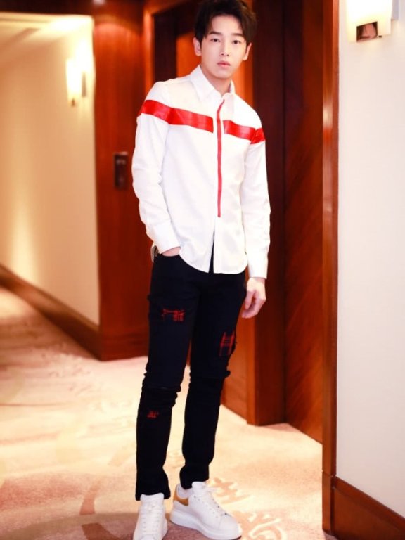 彭昱畅衣服这么“脏”，偶像包袱还要不要了？