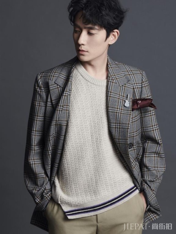 朱一龙新造型来袭，居然还能有“两副面孔”？