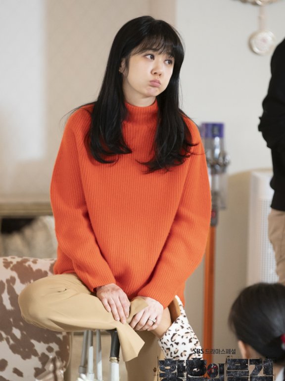 张娜拉一身韩服减龄又温柔,新剧造型惊艳,