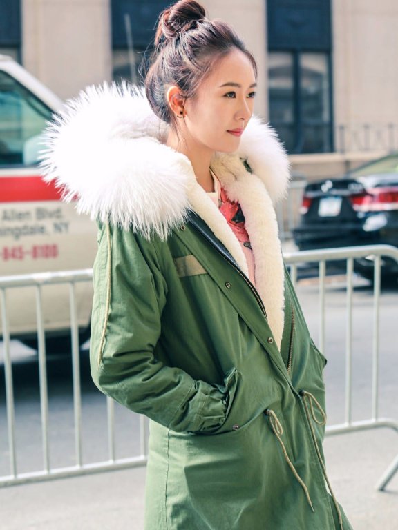 童谣无法拯救她的发型,自带灯泡的效果!