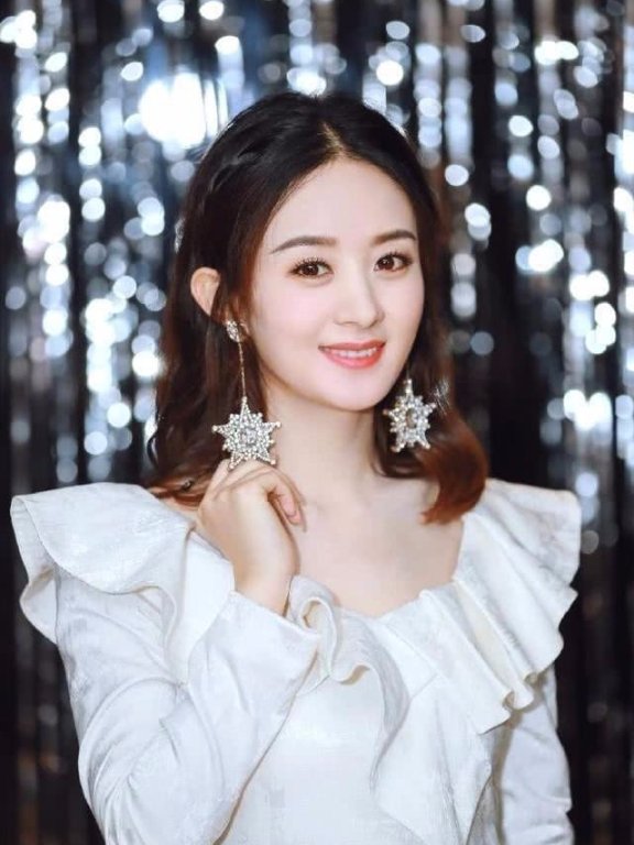 赵丽颖圆脸适合的发型,秒变小v脸