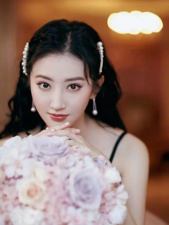 景甜元宵粉色蛋糕裙配珍珠发夹美爆了!