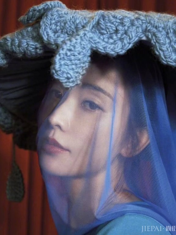 林志玲上时尚杂志封面，精致而又充满神秘