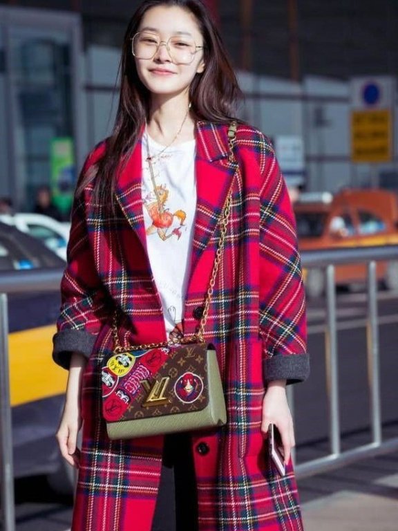 宋轶的马丁靴有鞋孔不穿鞋带,真会穿鞋!