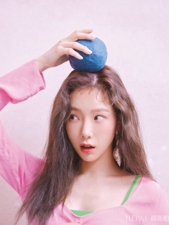 出道12年少女感仍不减,金泰妍新画报美到炸裂!