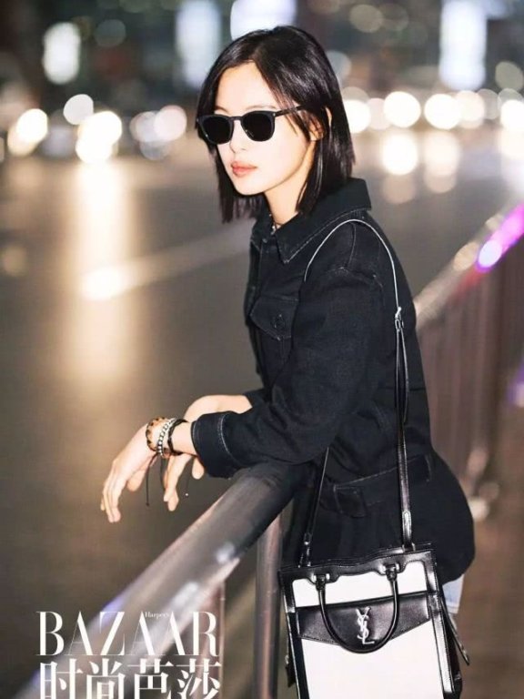 辛芷蕾出发时装周太飒