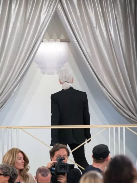 老佛爷去世，他留下的这15句话揭示了他风格永存的秘密