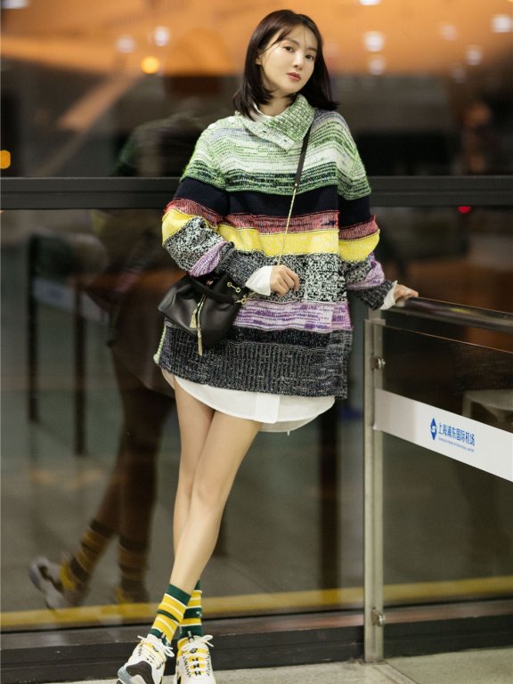 金晨一件毛衣就娇俏如18岁,好衣品太低调!
