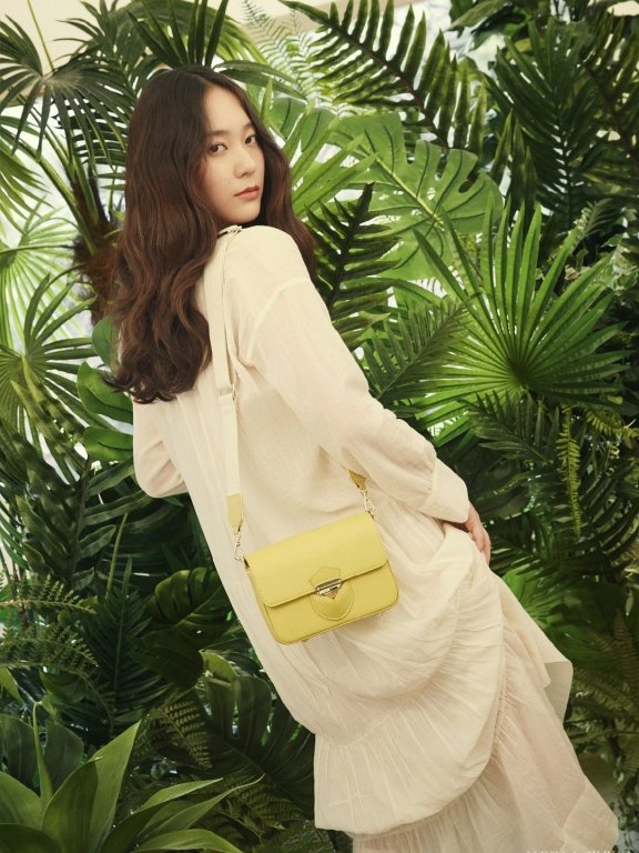 秀晶高级脸带来了美颜暴击,新画报简直美成花仙子