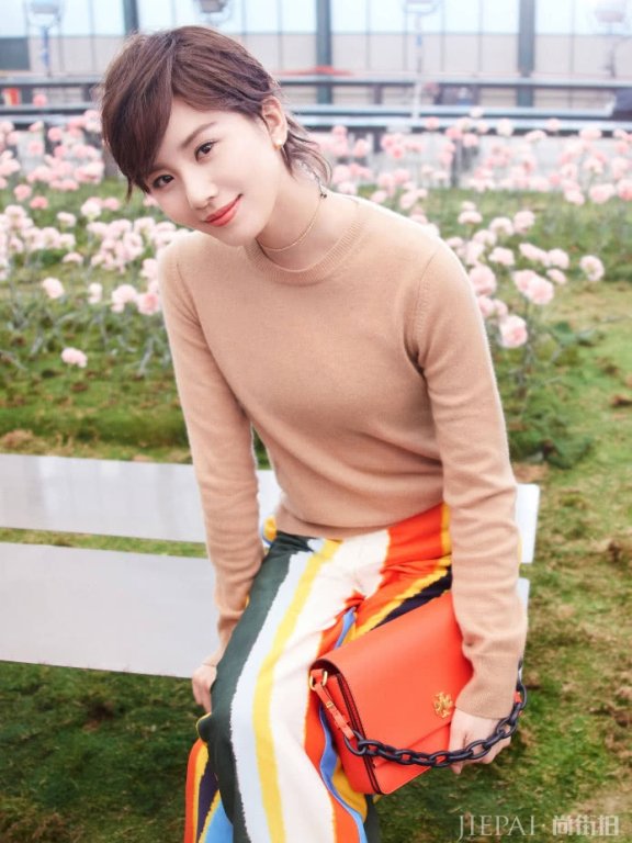 刘诗诗的裤子是放在染缸里染过吗？