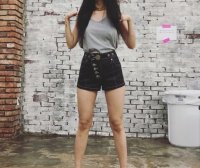 金泫雅将靴子穿出袜子既视感，太会穿了