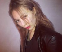 金泫雅ins超会穿，粉色穿搭少女感满满