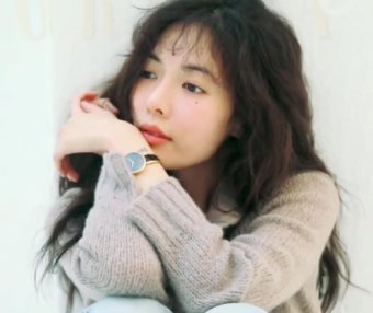 金泫雅日常穿搭时尚感强烈到成范文，不get会后悔哦