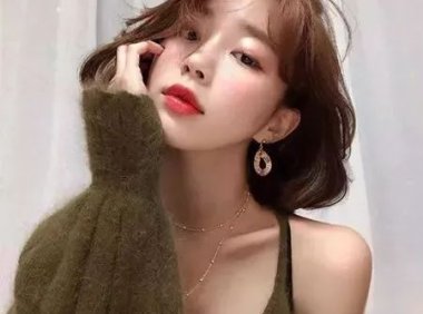 学韩国妹子给短发烫个波浪卷超洋气