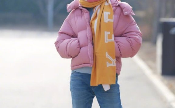 焦俊艳率性利落的形象深受观众的喜爱