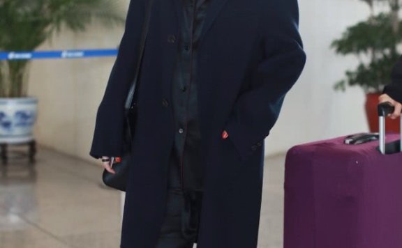 海清西装+运动裤,时尚显瘦