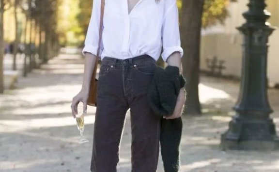 烂大街的白衬衫怎样穿好看?我们这有2019最新的穿搭攻略