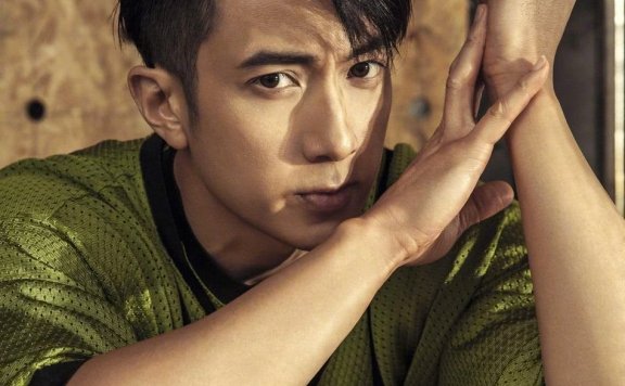 吴尊又14年不变的发型和一身肌肉,帅气依旧!