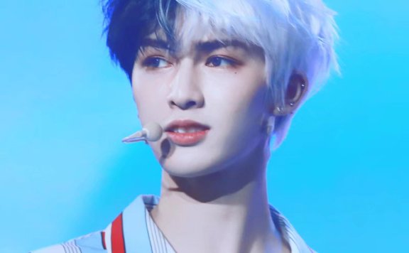 蔡徐坤、范丞丞塑造“神仙发色”,太好看!