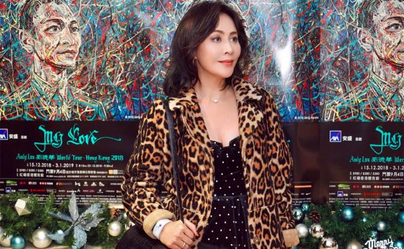 刘嘉玲的豹纹造型太犯规！