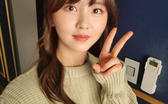 国民妹妹大合集：朴信惠短发回归初恋脸！你们更pick谁？