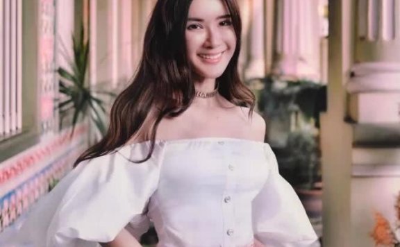 靠离婚发家的新加坡ins女王,45岁因奢华和“冻龄”走红