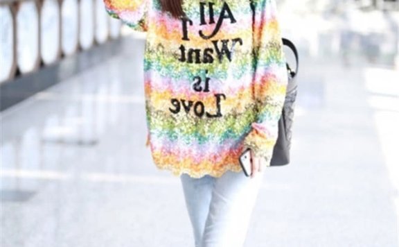 条纹毛衣百搭又时髦,春季踏青穿起来