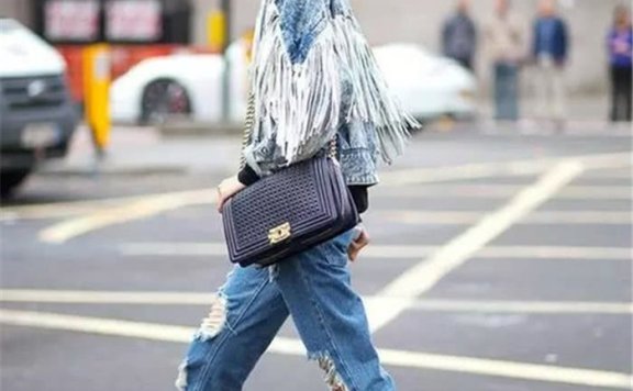 当牛仔外套碰上牛仔裤，让你成为2019春季时髦精