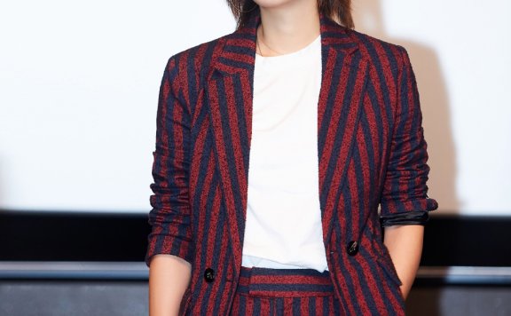 马伊琍又剪短发了,还那么的干练有气质