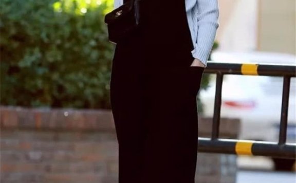 好气质要靠穿搭！柔美的针织衫，时髦中带点小浪漫