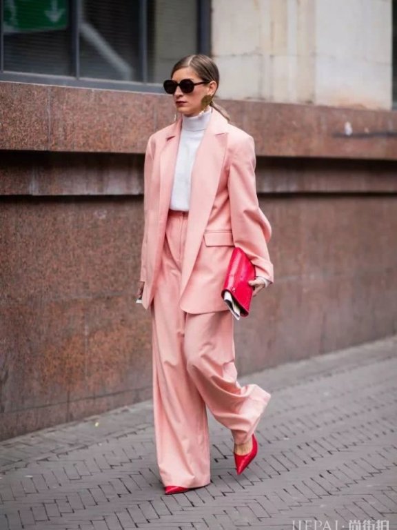 欧美街拍 西装配运动鞋原来可以这样好看