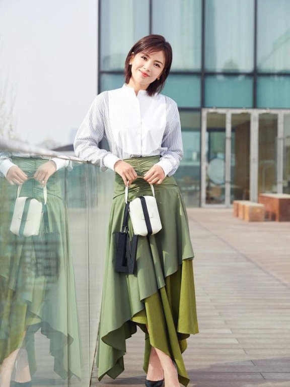 职场怎样搭配才好看？学刘涛新造型，气质满满