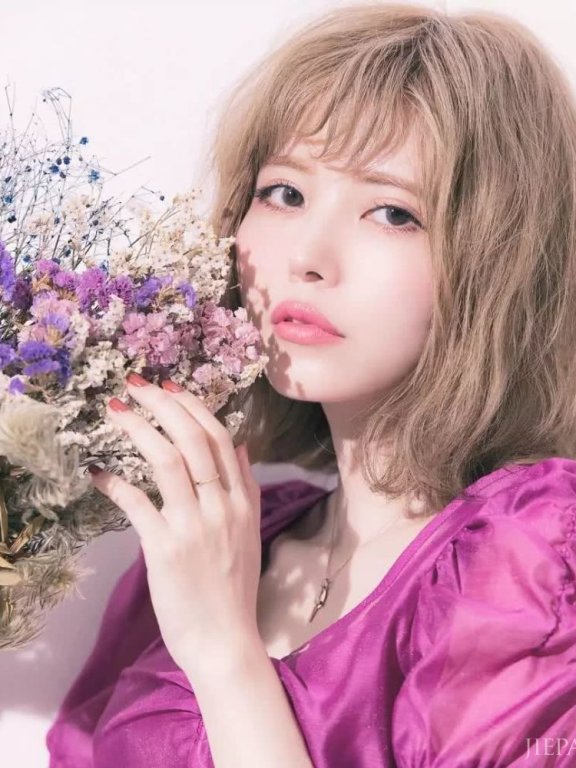 这位曾经带动日本100亿经济的潮流女王，如今全脸崩坏被网友酸