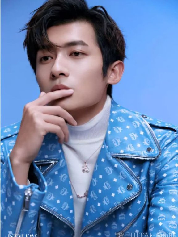 宝藏男孩来了！他是佟梦实