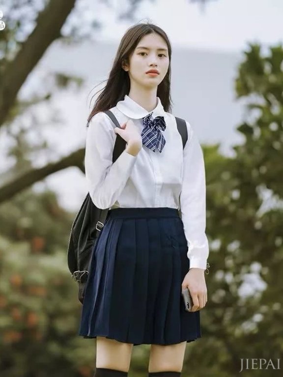 全世界都有好看的校服穿,我酸了