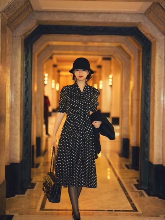 越简单才越高级,西服搭配休闲裤在春季穿搭简直美呆了