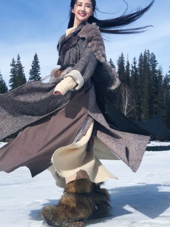 被新版《倚天屠龙记》的殷素素美到,虽然长着“网红脸”却很惊艳