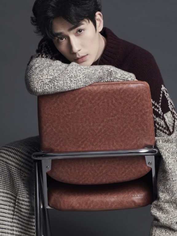 朱一龙西装帅气有型引尖叫,成全场最靓潮男