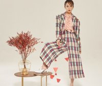 杨紫拍时尚大片,轻松玩转职场风,气场十足